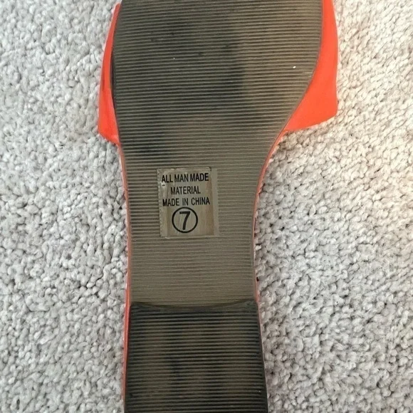 city Classified Women’s Orange Slide Sandals Size 7 - Picture 2 of 3